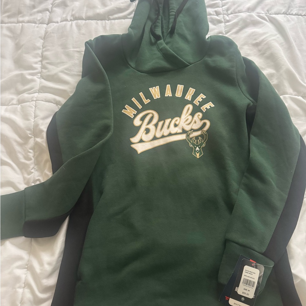 Women's Fantactic Milwaukee Bucks hoodie - Picture 5 of 7